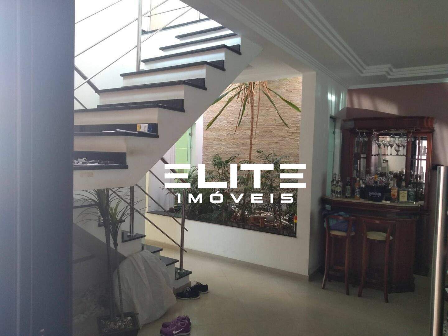 Sobrado à venda no Jardim Stella: 