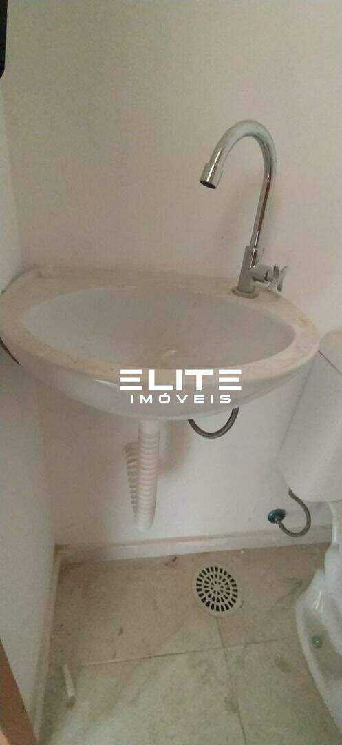 Sala à venda no Centro: 