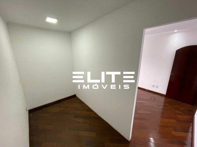 Sobrado à venda no Jardim das Maravilhas: 