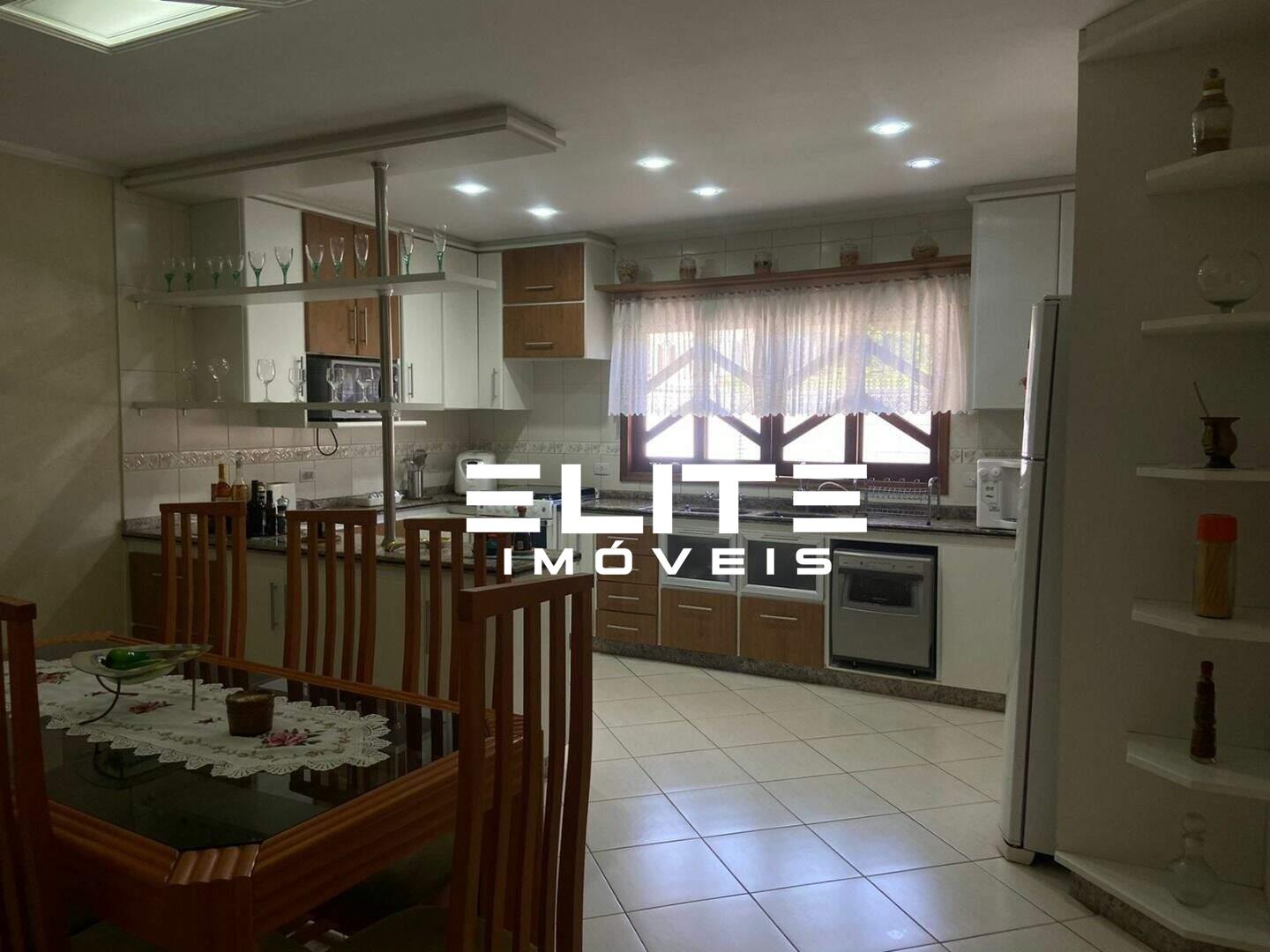 Sobrado à venda no Campestre: 