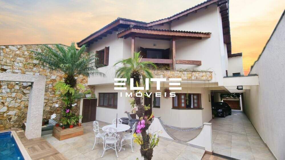 Sobrado à venda no Bairro Jardim: 