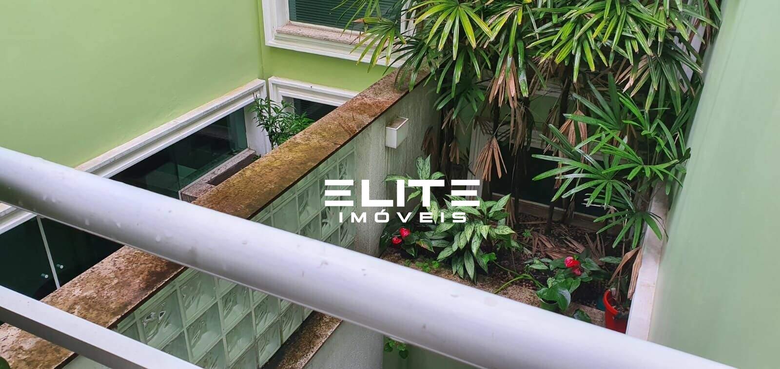 Sobrado à venda no Centro: 