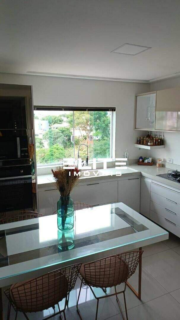 Sobrado à venda no Vila Linda: 