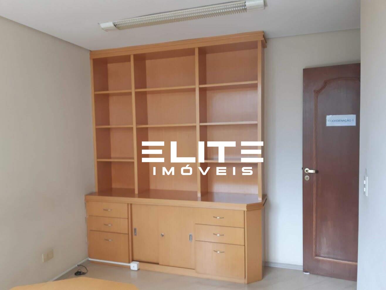 Sala à venda no Centro: 