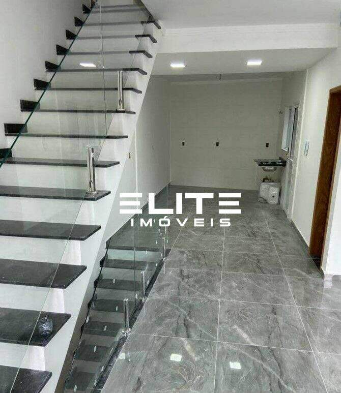 Sobrado à venda no Vila Guarani: 