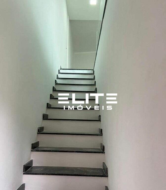 Sobrado à venda no Vila Guarani: 