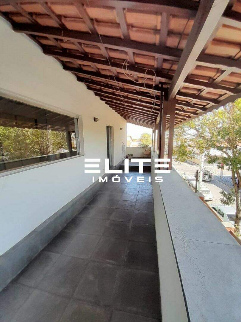 Sobrado à venda no Santa Maria: 