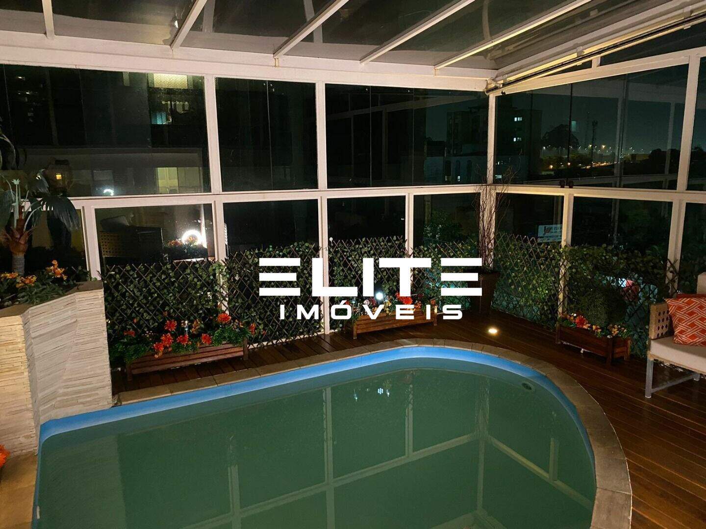 Apartamento à venda no Jardim do Mar: 