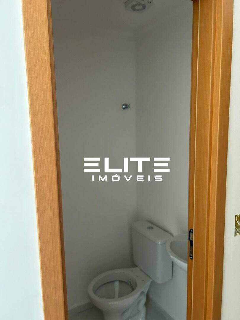 Sala à venda no Centro: 