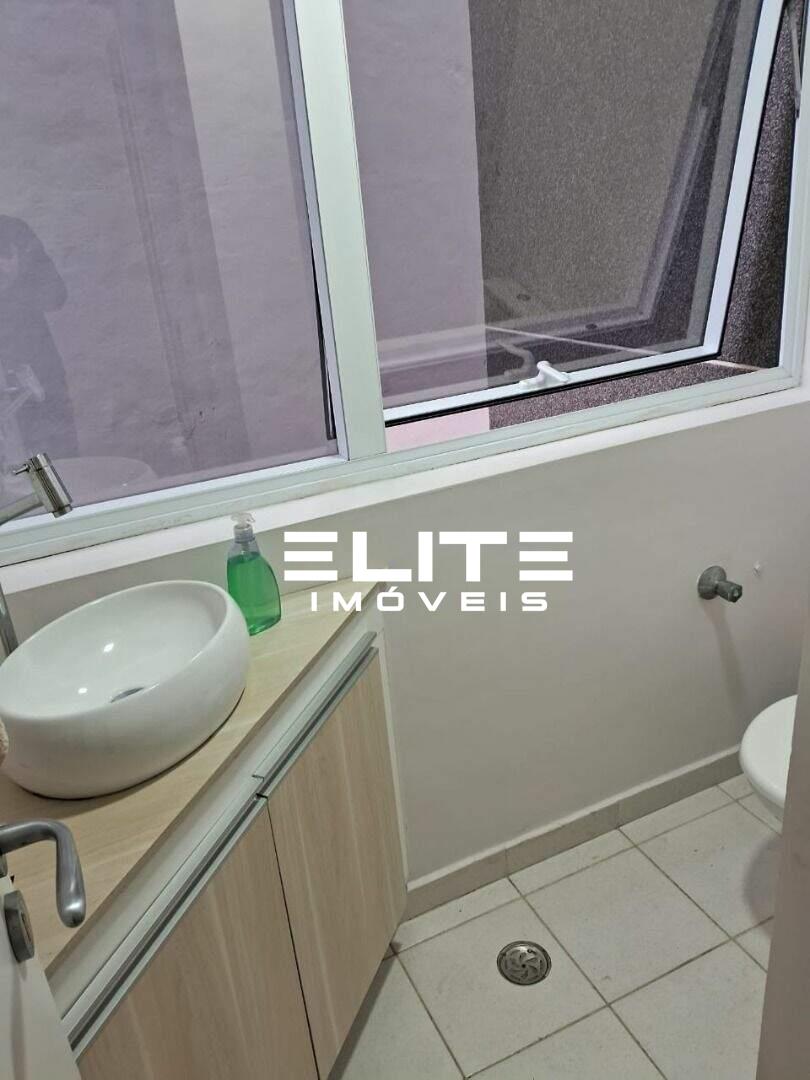 Sala à venda no Centro: 