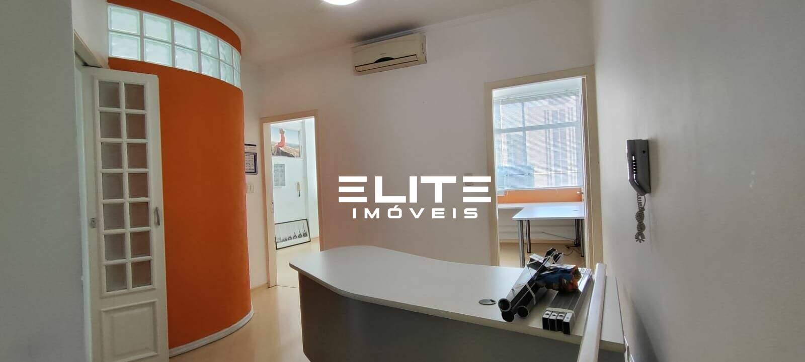 Sala à venda no Centro: 