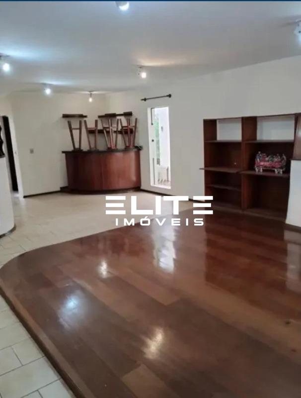 Sobrado à venda no Centro: 