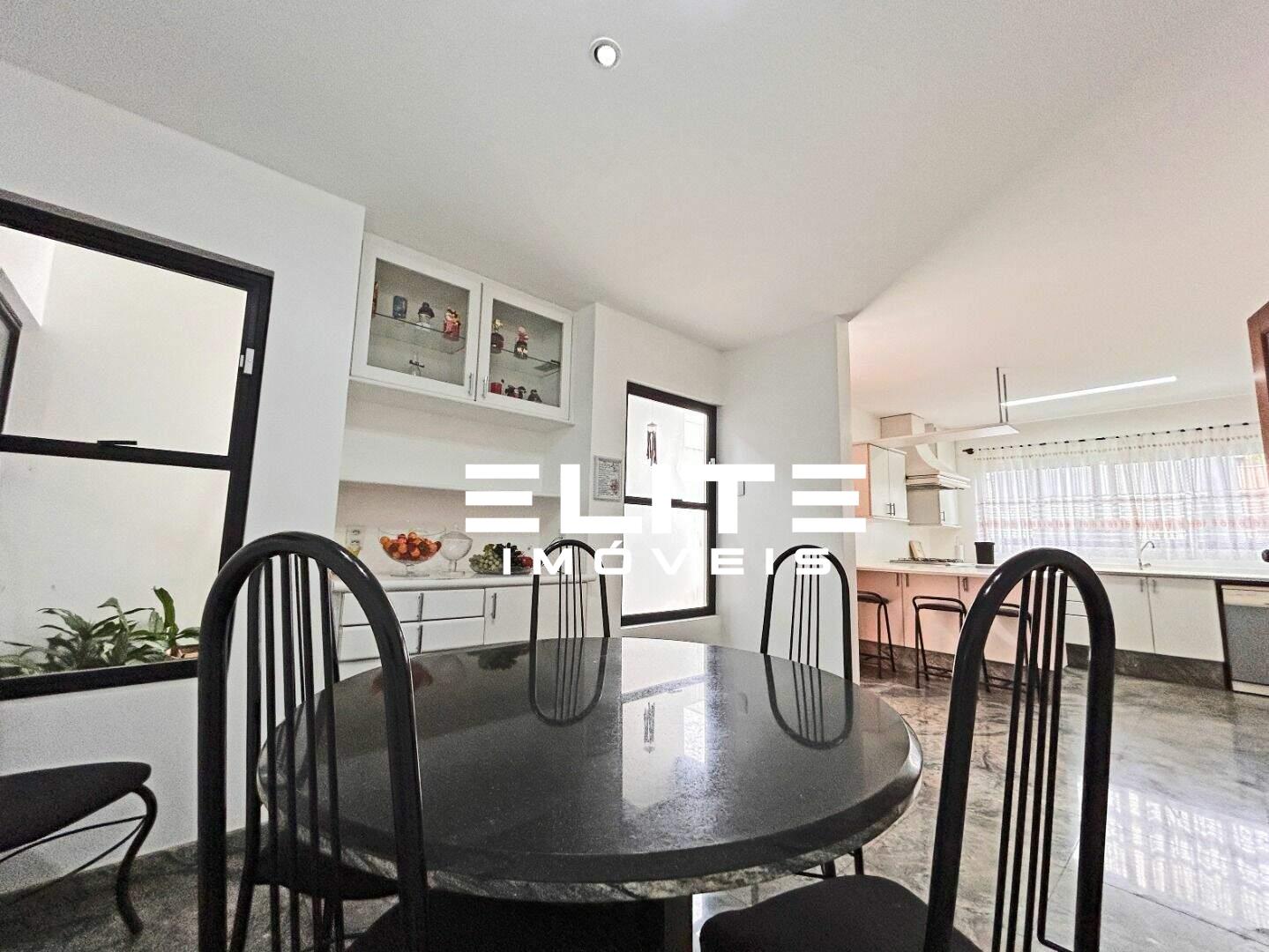 Sobrado à venda no Silveira: 