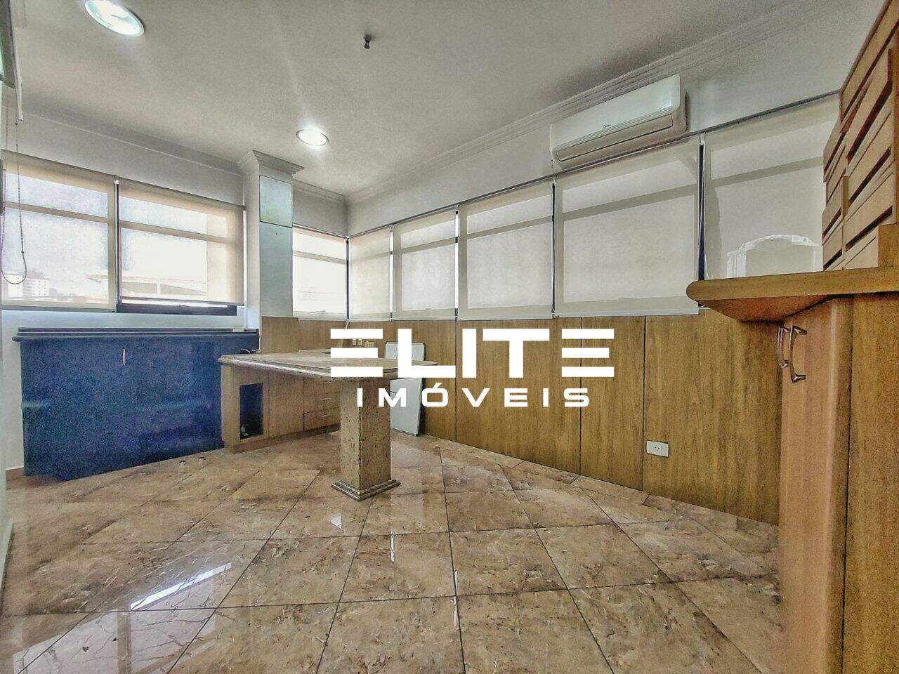 Sala à venda no Centro: 