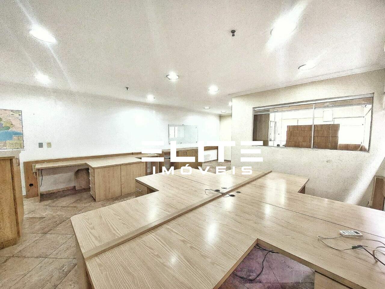 Sala à venda no Centro: 