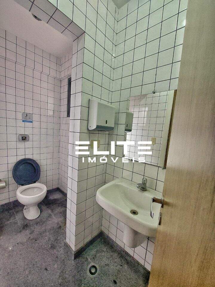 Sala à venda no Centro: 