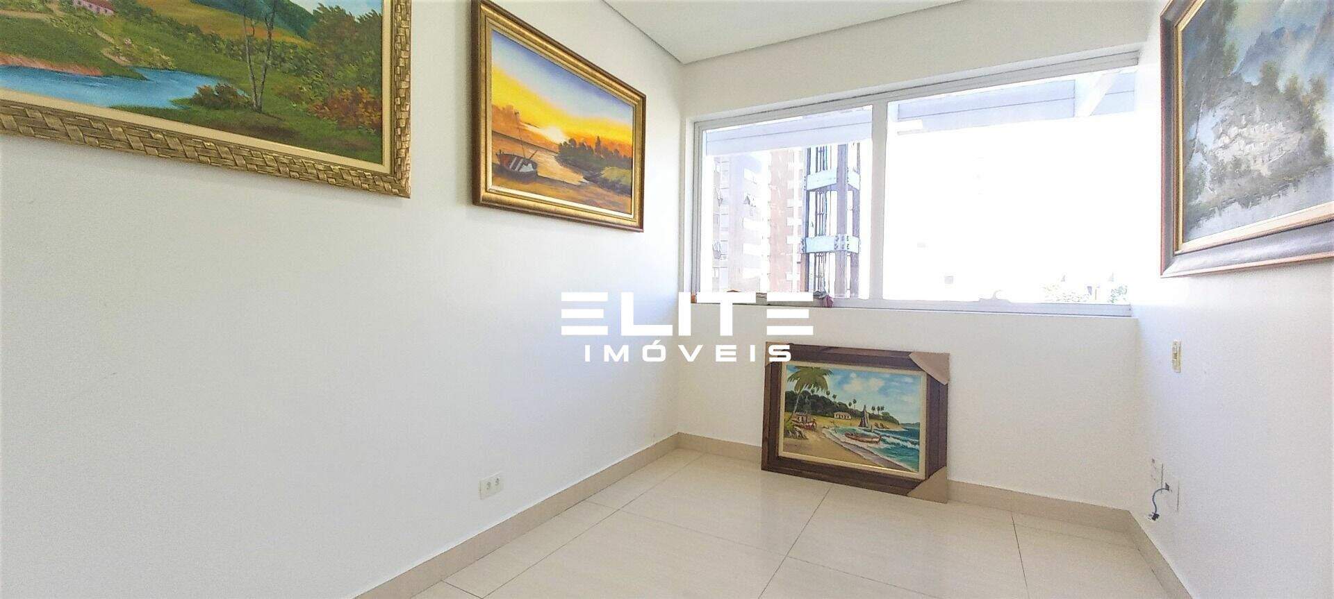 Sala à venda no Centro: 