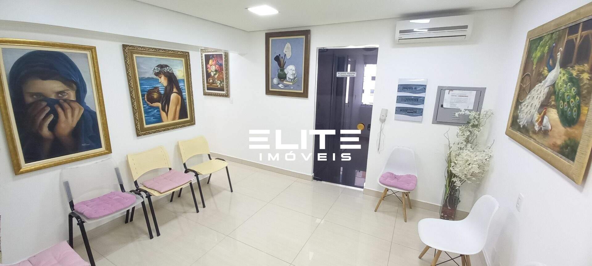 Sala à venda no Centro: 