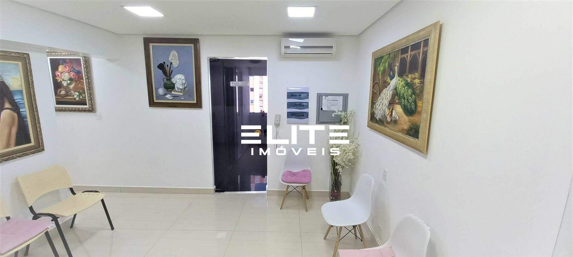 Sala à venda no Centro: 