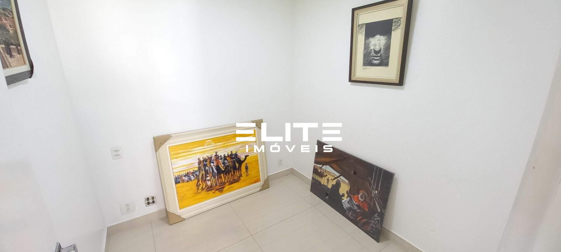 Sala à venda no Centro: 