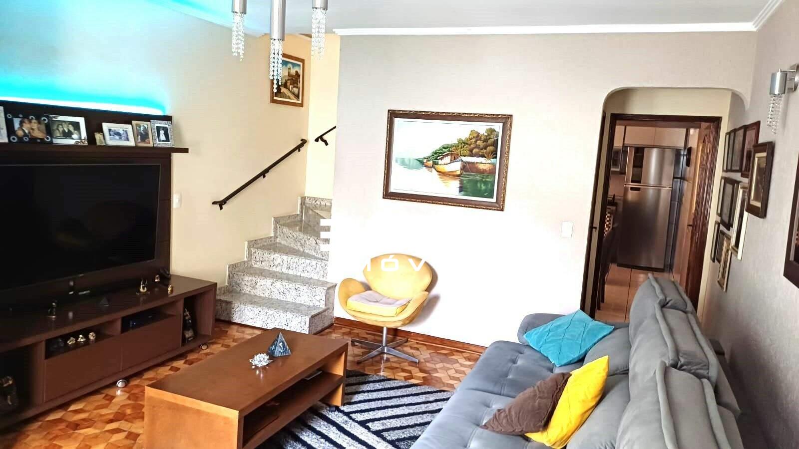 Sobrado à venda no Vila Scarpelli: 