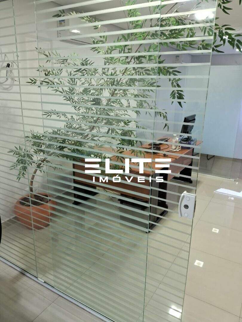 Sala à venda no Centro: 