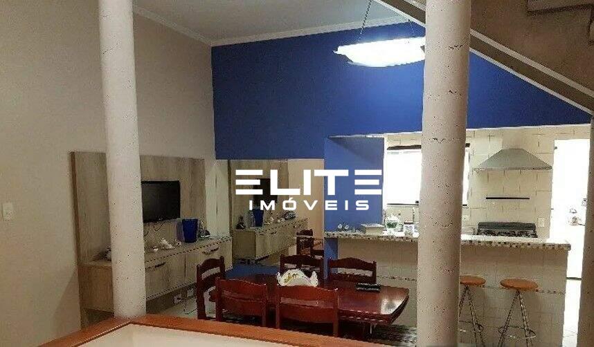 Sobrado à venda no Centro: 