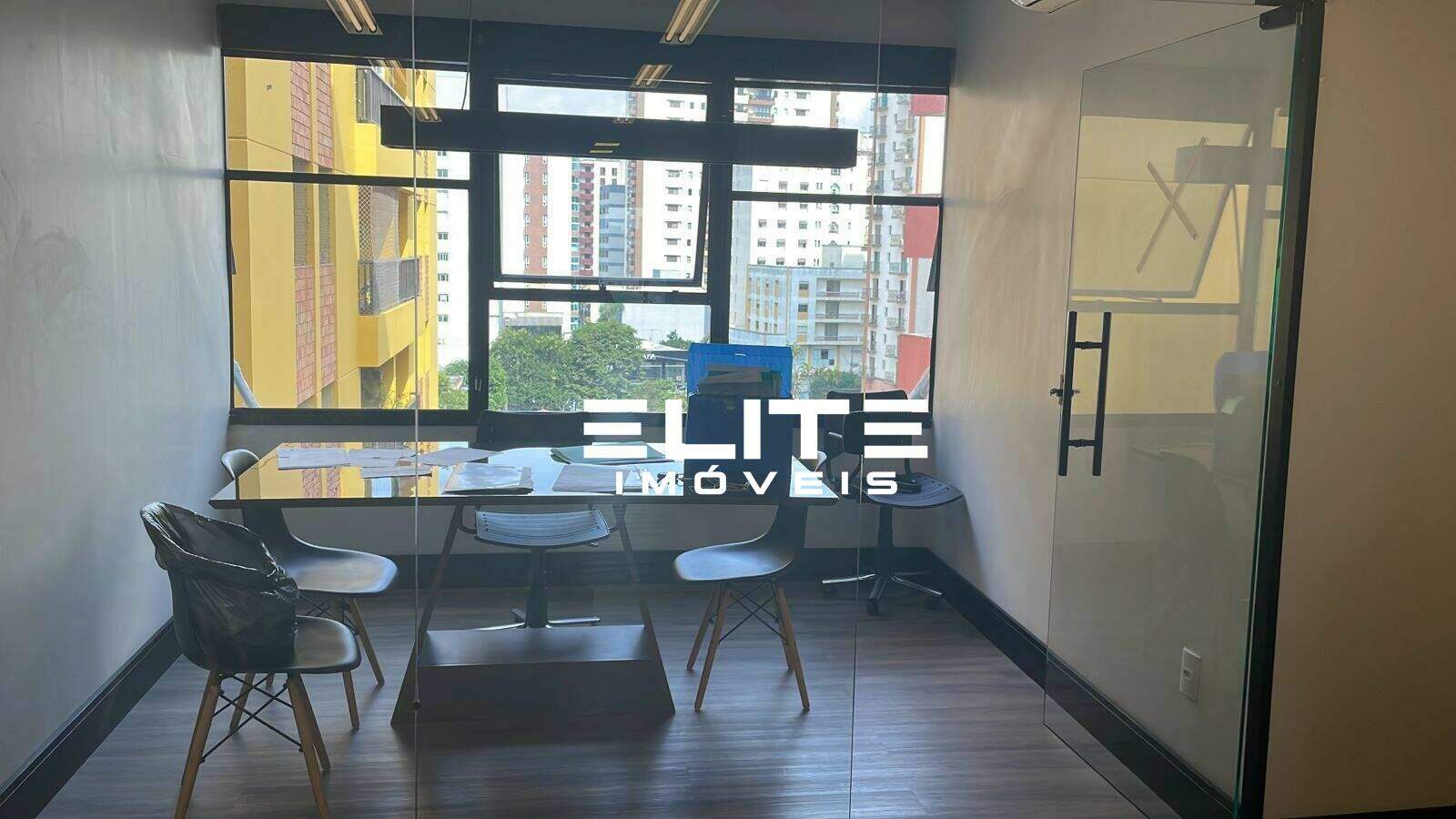 Sala à venda no Vila Bastos: 