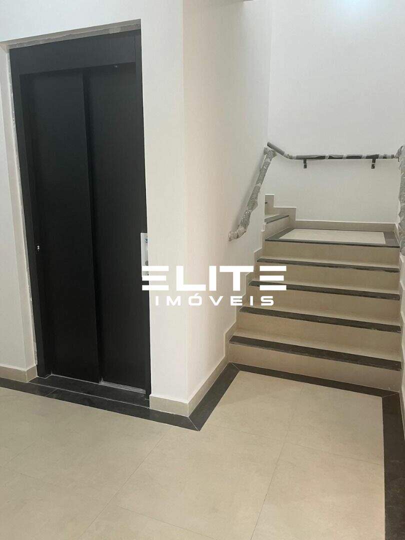 Cobertura à venda no Vila Cecília Maria: 