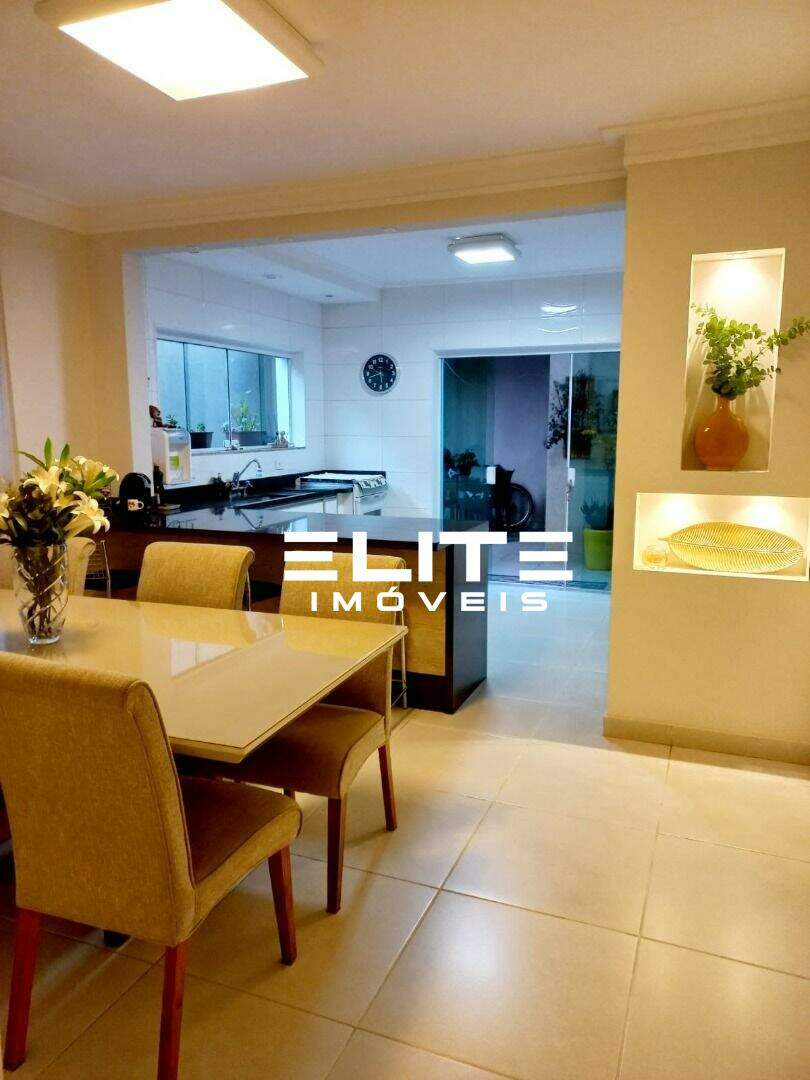 Sobrado à venda no Jardim Bela Vista: 