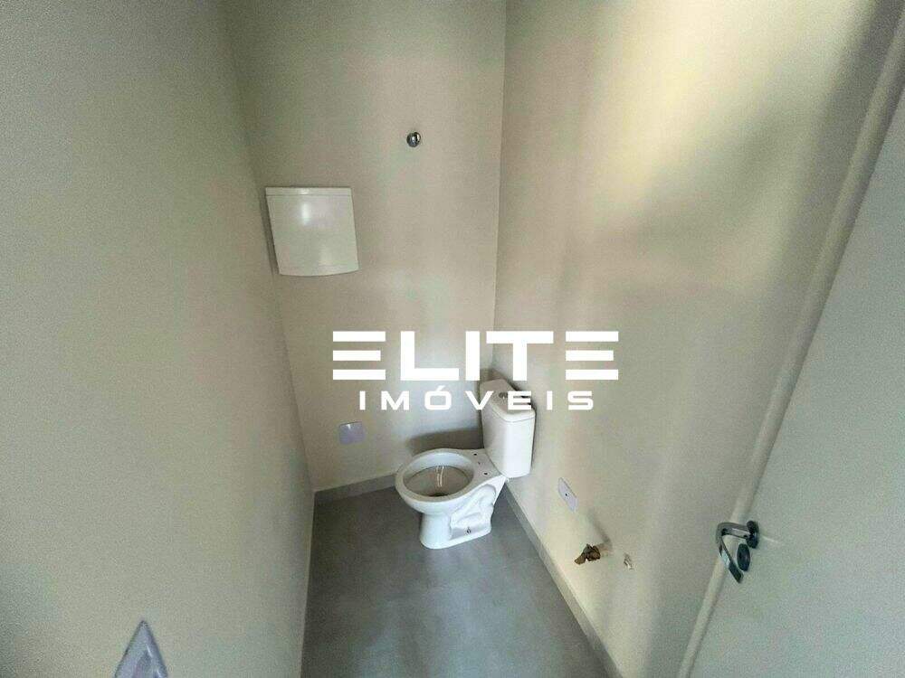 Sobrado à venda no Parque Industriário: 