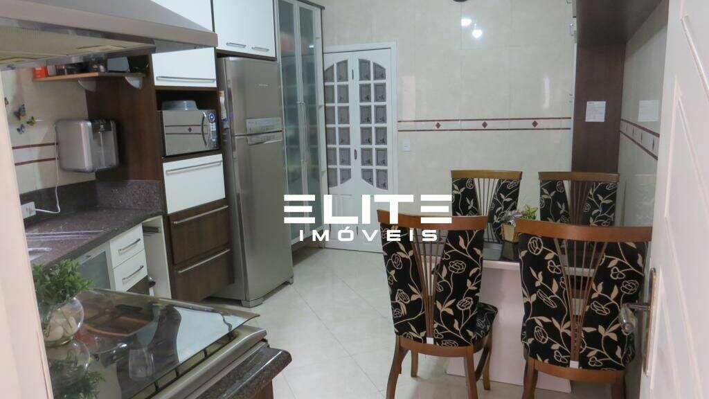 Sobrado à venda no Parque Jaçatuba: 