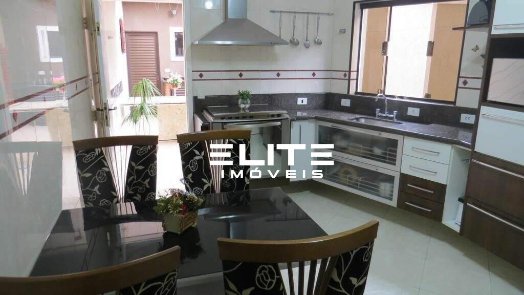 Sobrado à venda no Parque Jaçatuba: 