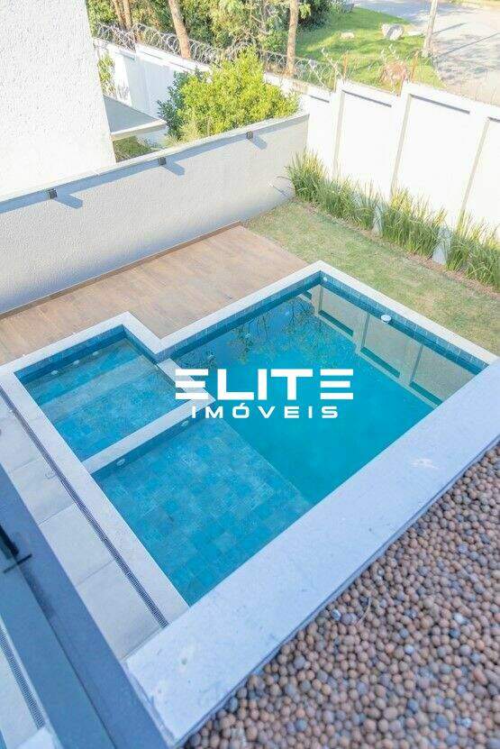 Sobrado à venda no Condomínio Mont Blanc: 