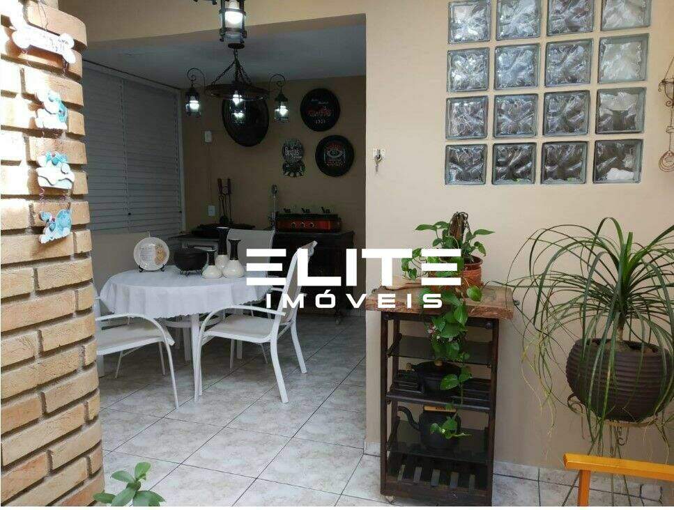 Sobrado à venda no Parque Jaçatuba: 