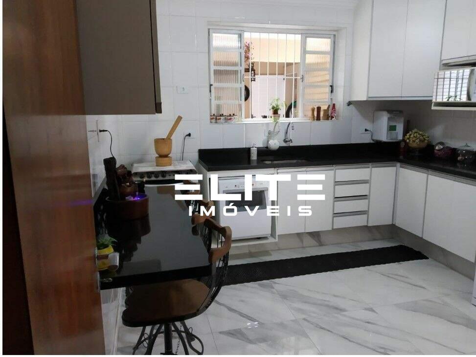 Sobrado à venda no Parque Jaçatuba: 