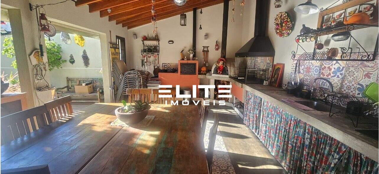 Sobrado à venda no Santa Maria: 