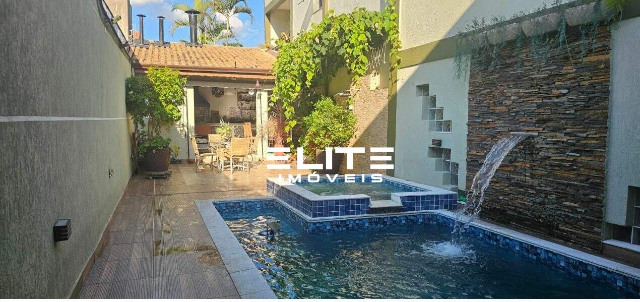 Sobrado à venda no Santa Maria: 