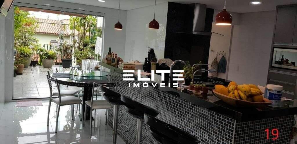 Sobrado à venda no Santa Maria: 