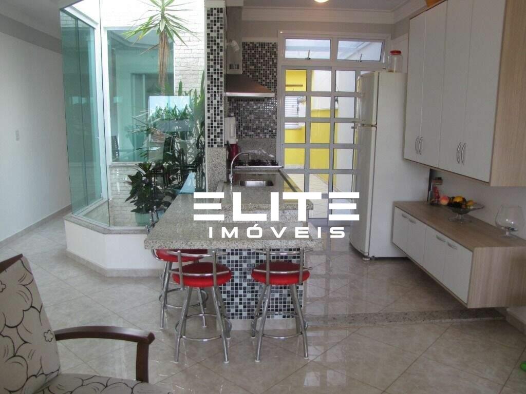 Sobrado à venda no Paraíso: 