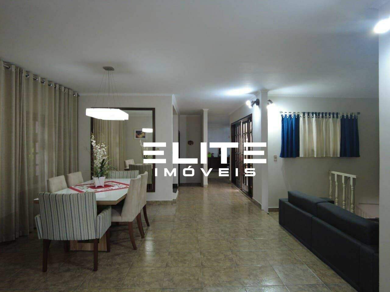 Sobrado à venda no Vila Lucinda: 