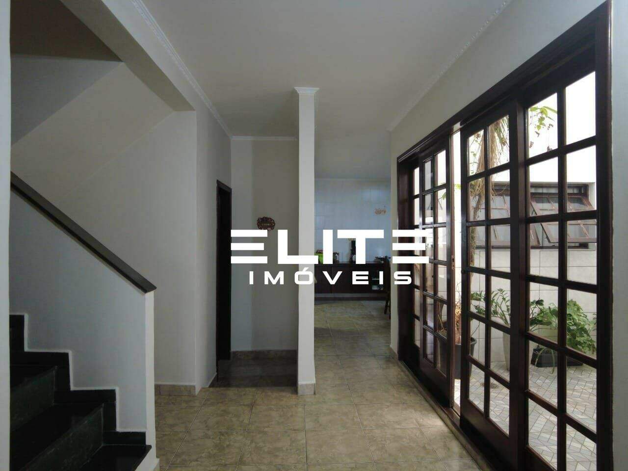 Sobrado à venda no Vila Lucinda: 