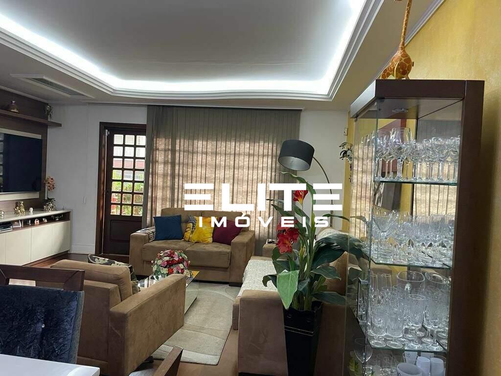 Sobrado à venda no Santa Maria: 