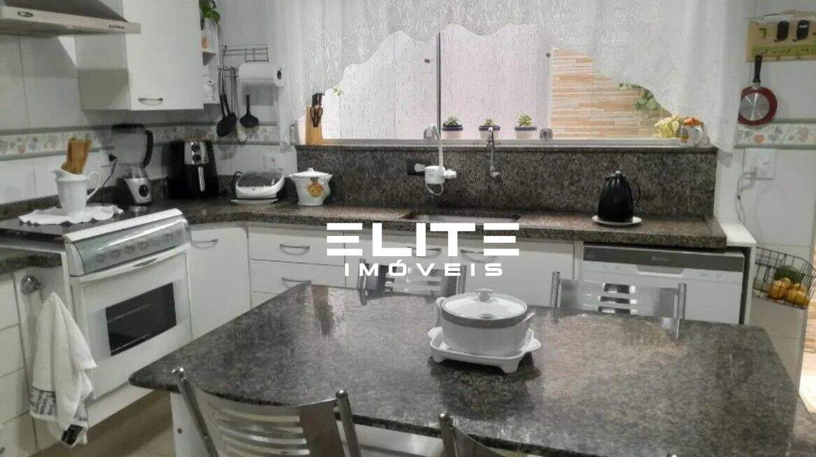 Sobrado à venda no Santa Maria: 