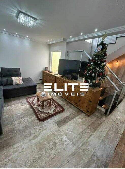 Sobrado à venda no Jardim Santo Antônio: 