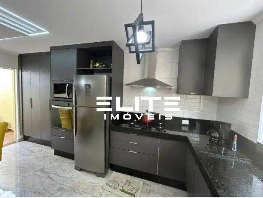 Sobrado à venda no Jardim Santo Antônio: 