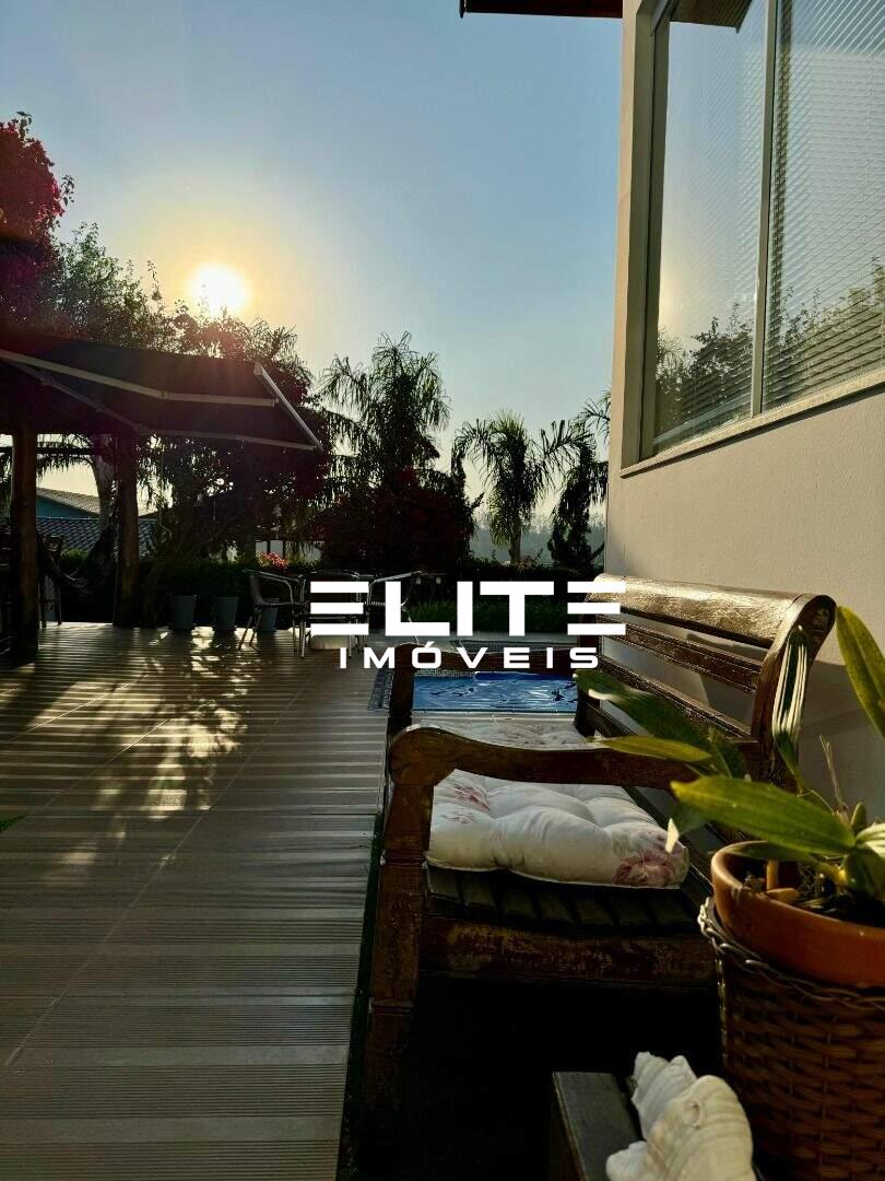 Sobrado à venda no Condomínio Jardim Flamboyan: 