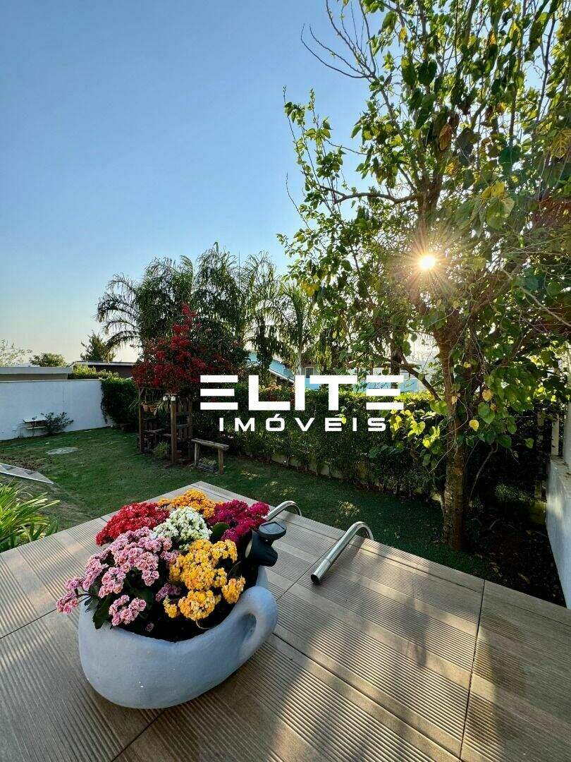 Sobrado à venda no Condomínio Jardim Flamboyan: 