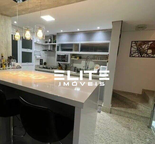 Sobrado à venda no Bairro Jardim: 