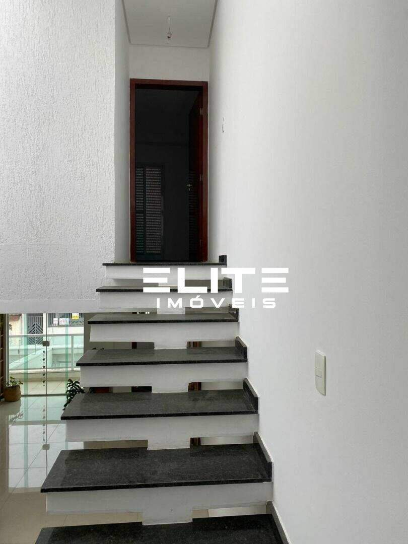 Sobrado à venda no Vila Pinheirinho: 